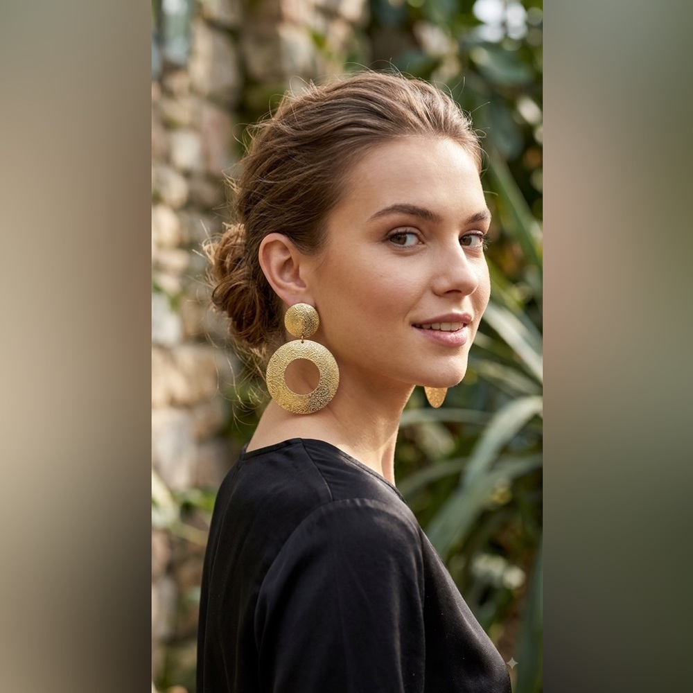 NWOT Costume big golden circles earrings